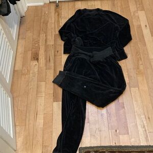 Lululemon matching set sweatshirt and scuba joggers